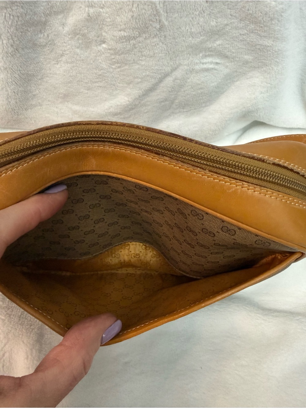 Gucci Brown GG Canvas Crossbody with Red and Green Web - Picture 5 of 14